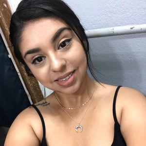 Meet your Posher, Lory